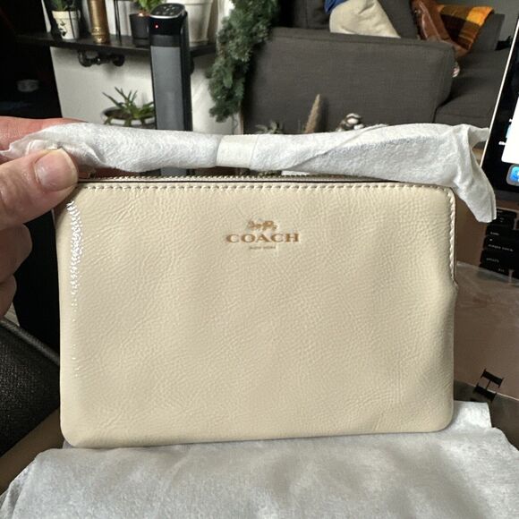 COACH Corner Zip Wristlet Pebbled Leather Gold and Chalk w/TAGS $88 - Picture 11 of 13
